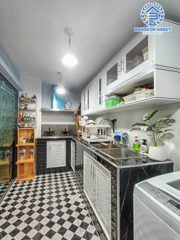 *****ทาวน์เฮ้าส์มือสอง นนทบุรี บ้านคุณภาพจากแบรนด์ Sansiri ม.สิริเพลส ติวานนท์ เนื้อที่ 21.40 ตร.ว. ฟังก์ชัน 3 ห้องนอน 3 ห้องน้ำ 2 ที่จอดรถ ตกแต่งสวย พร้อมเข้าอยู่ ทำเลเดินทางสะดวก เชื่อมต่อถนนรัตนาธิเบศร์, ถนนแจ้งวัฒนะ, ถนนบางกรวย-ไทรน้อย, ถนนชัยพฤกษ์ ใกล้โรบินสันศรีสมาน และทางด่วน "อุดรรัถยา" จองเลย!